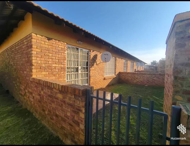 2 BEDROOM FLAT TO LET IN VAALPARK